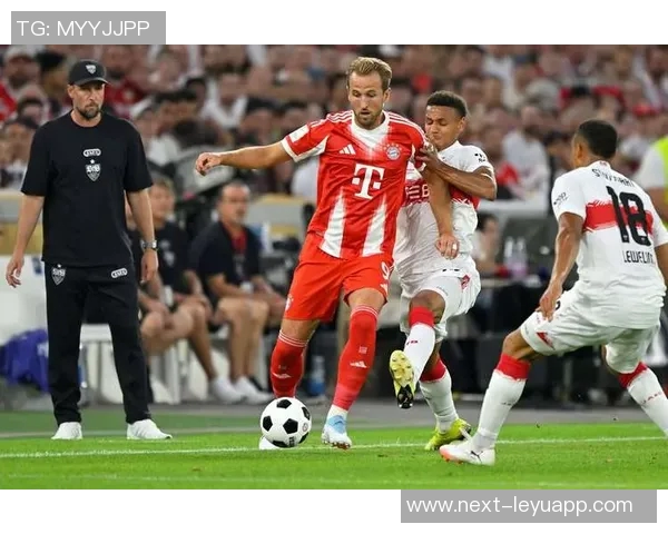 拜仁下半场大换血全队11人轮换卡尔迪亚斯格纳布里齐齐上阵 拜仁下半场大换血全队11人轮换卡尔迪亚斯格纳布里齐齐上阵